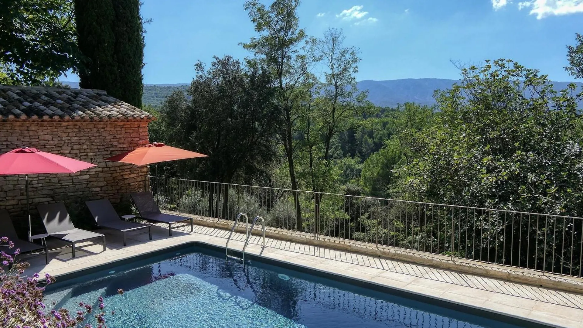 Mas Renove A Menerbes : Piscine Privee, Clim, Wifi, Animaux Admis, Parking - Fr-1-708-82 Villa 0*,  France