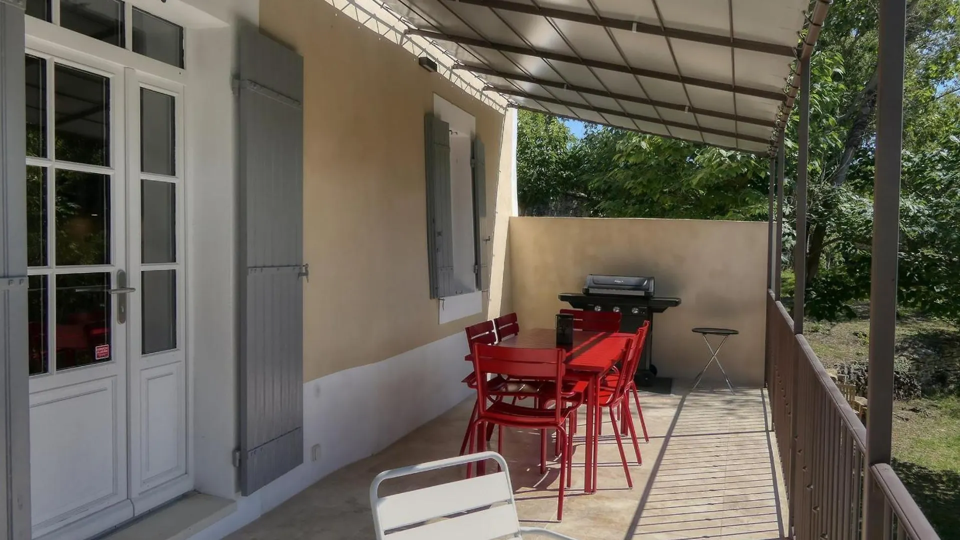 Mas Renove A Menerbes : Piscine Privee, Clim, Wifi, Animaux Admis, Parking - Fr-1-708-82 Villa 0*,  France