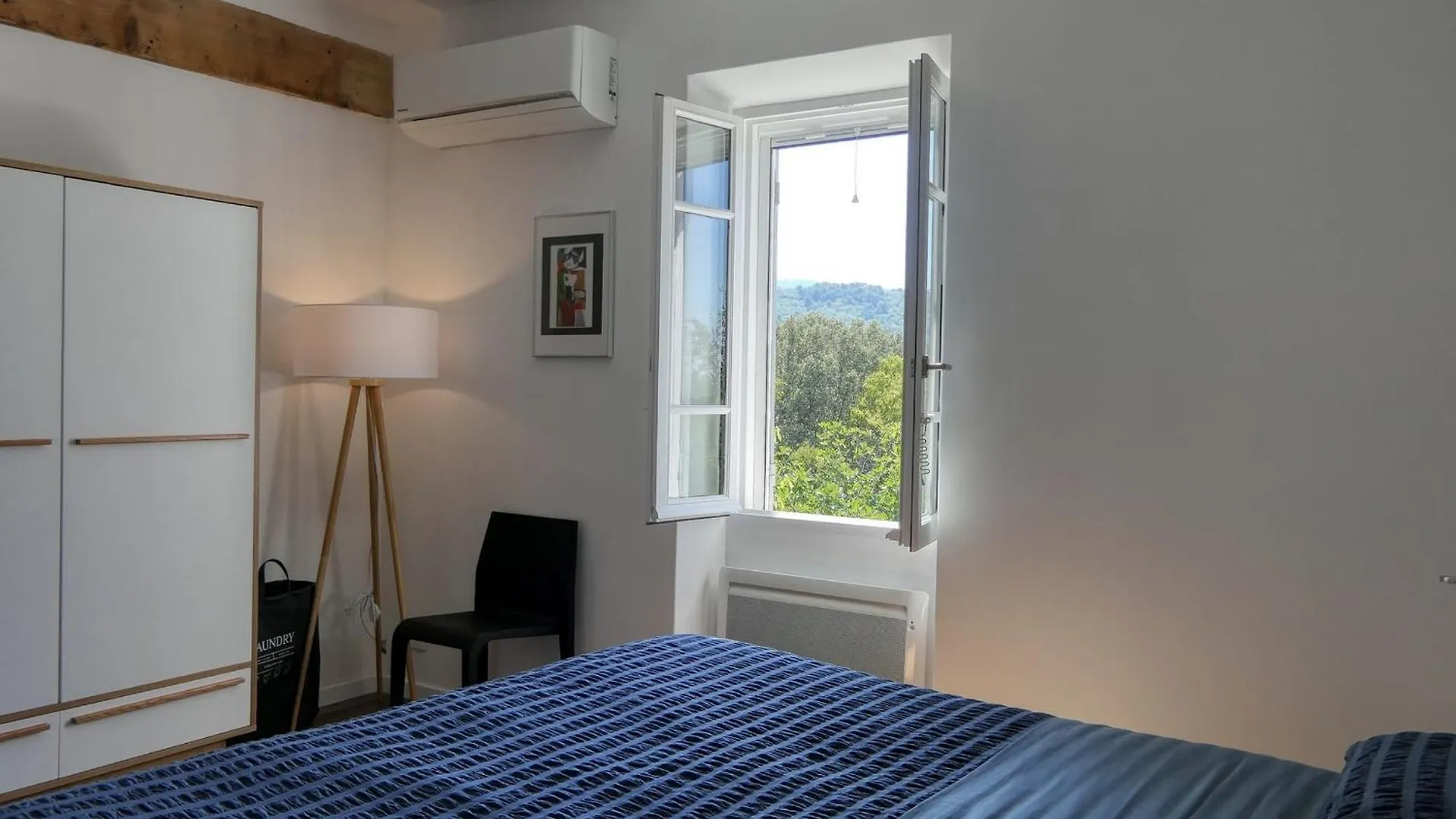 Mas Renove A Menerbes : Piscine Privee, Clim, Wifi, Animaux Admis, Parking - Fr-1-708-82 Villa France