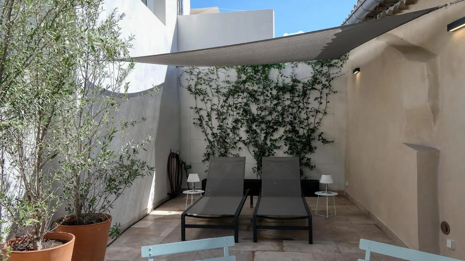 Mas Renove A Menerbes : Piscine Privee, Clim, Wifi, Animaux Admis, Parking - Fr-1-708-82 Villa
